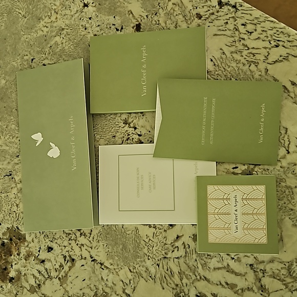 Van cleef arpels 18K yellow gold 5 motif alhambra bracelet - Picture 3 of 3